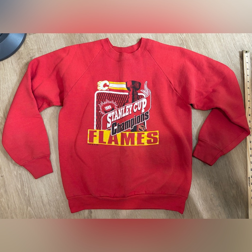 Vintage 1989 Calgary Flames NHL Stanley Cup Champ Pullover Sweater Hockey L Red